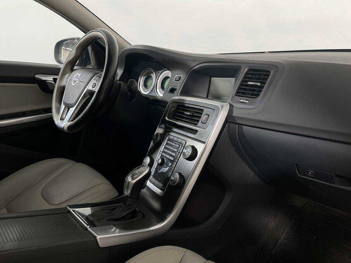 Volvo S60 с пробегом — 2012 год. Фото: #8