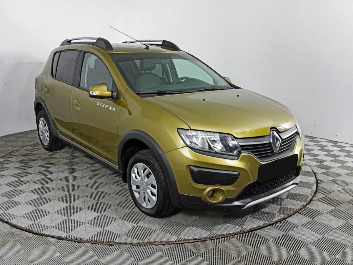 Renault Sandero с пробегом — 2017 год. Фото: #2