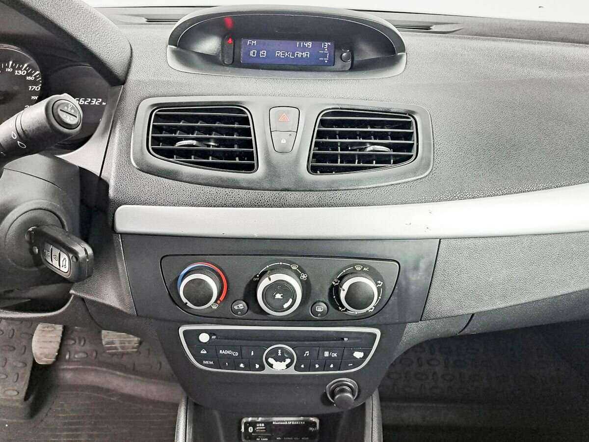 Renault Fluence с пробегом — 2012 год. Фото: #12