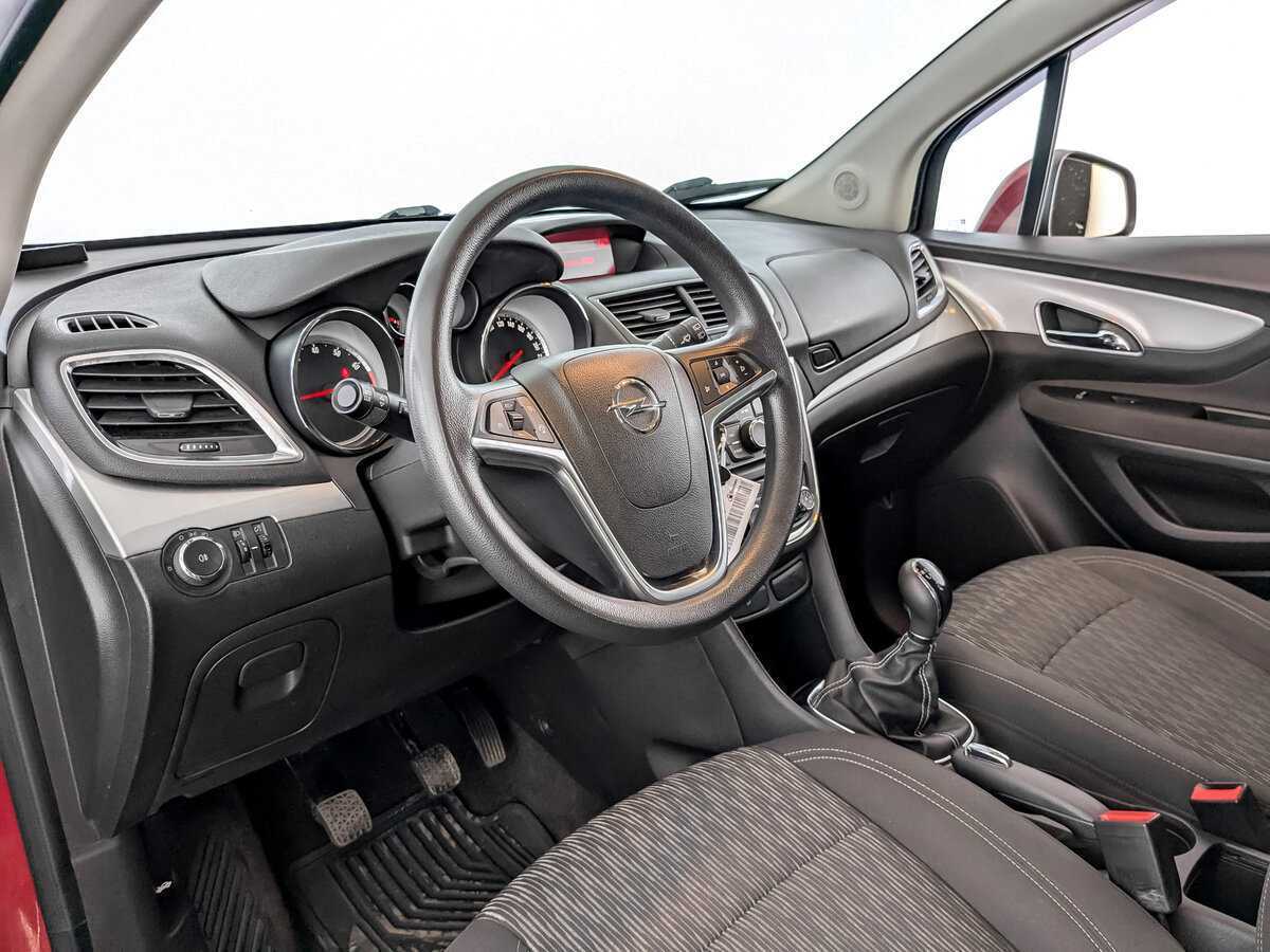 Opel Mokka с пробегом — 2013 год. Фото: #15