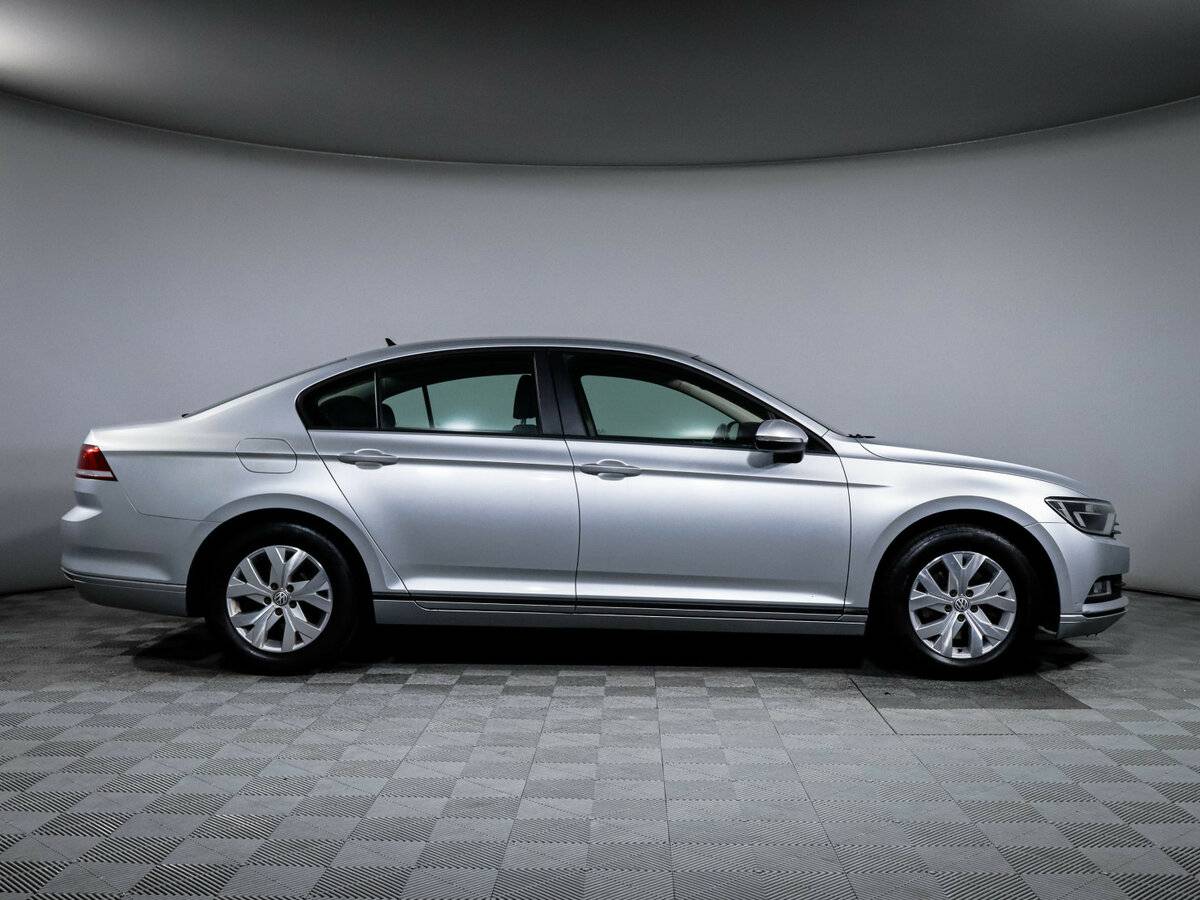 Volkswagen Passat с пробегом — 2017 год. Фото: #3