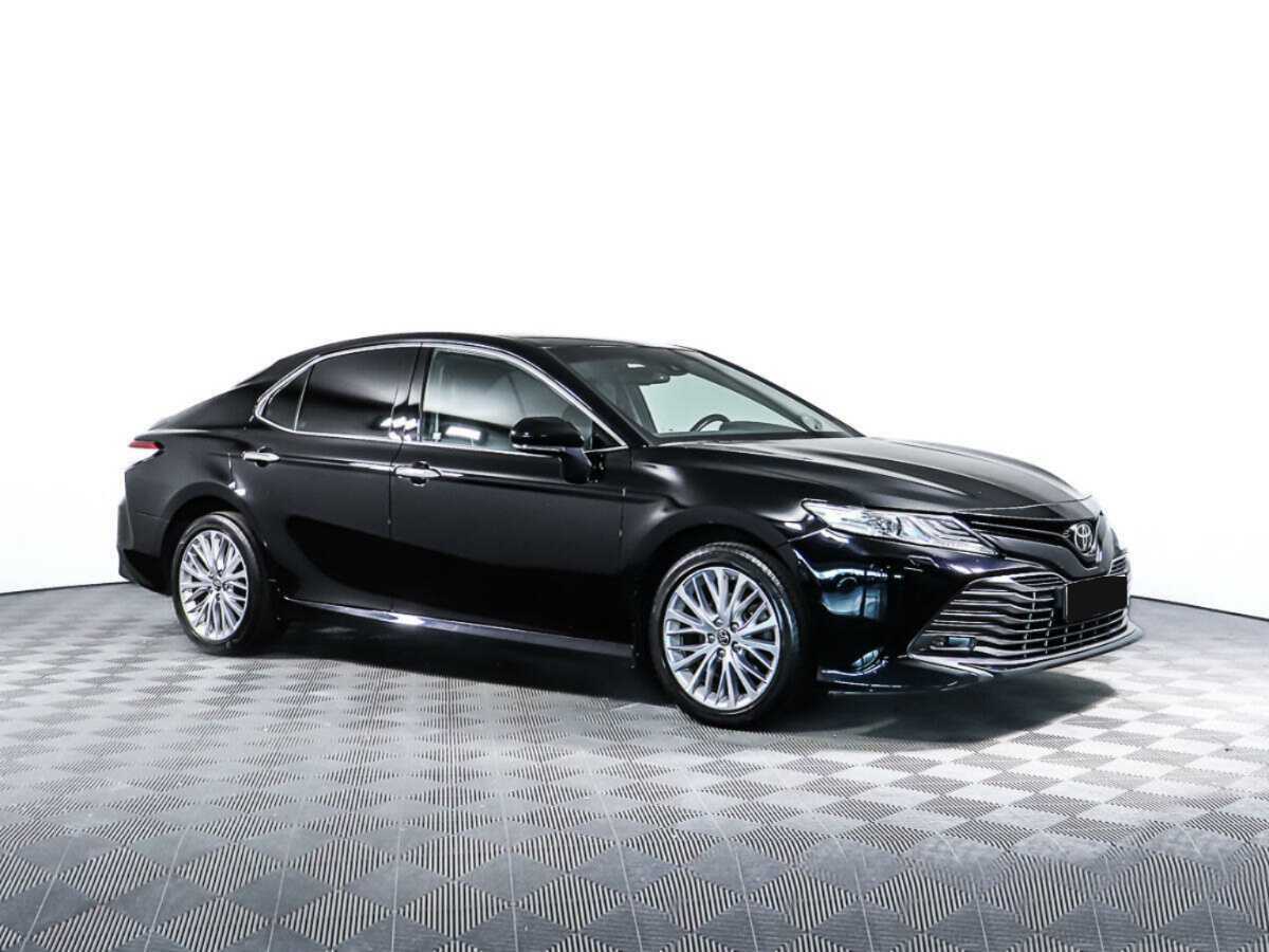 Toyota Camry с пробегом — 2019 год. Фото: #2