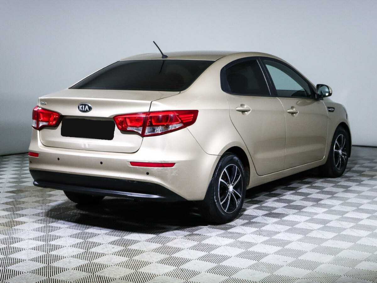 Kia Rio с пробегом — 2015 год. Фото: #4