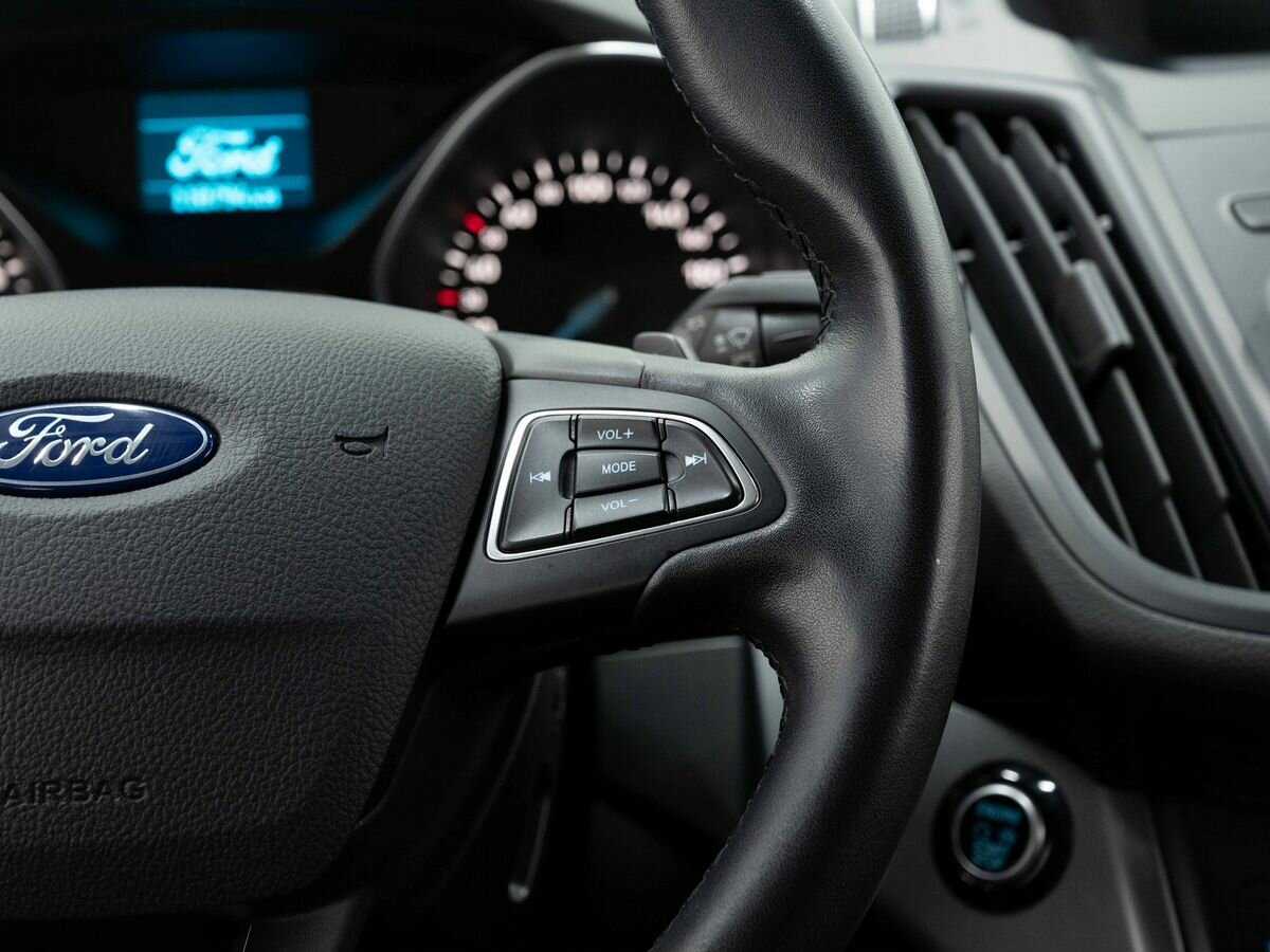 Ford Kuga с пробегом — 2017 год. Фото: #17