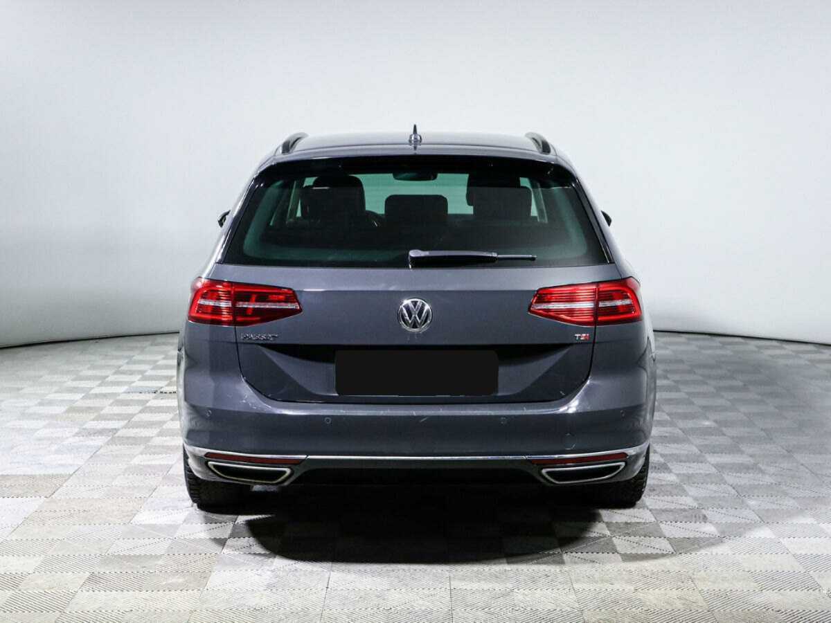 Volkswagen Passat с пробегом — 2017 год. Фото: #4
