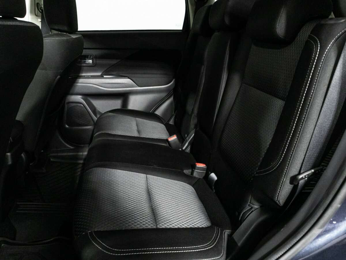 Mitsubishi Outlander с пробегом — 2018 год. Фото: #9