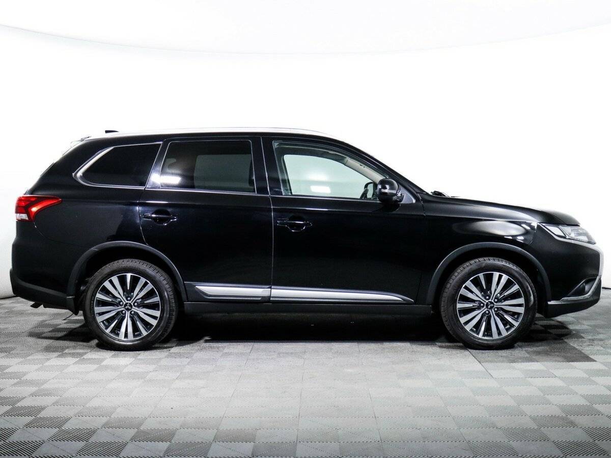Mitsubishi Outlander с пробегом — 2019 год. Фото: #3