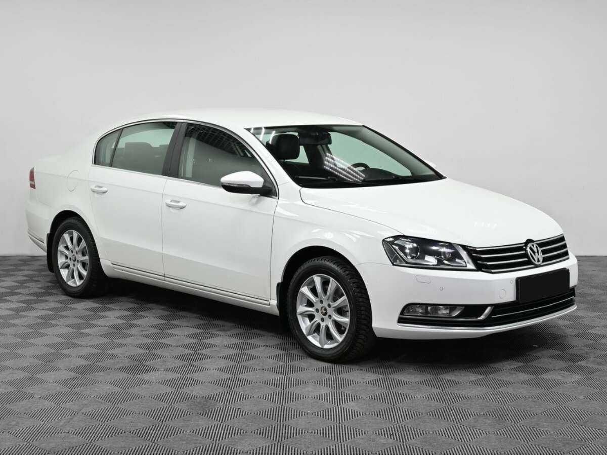 Volkswagen Passat с пробегом — 2013 год. Фото: #2