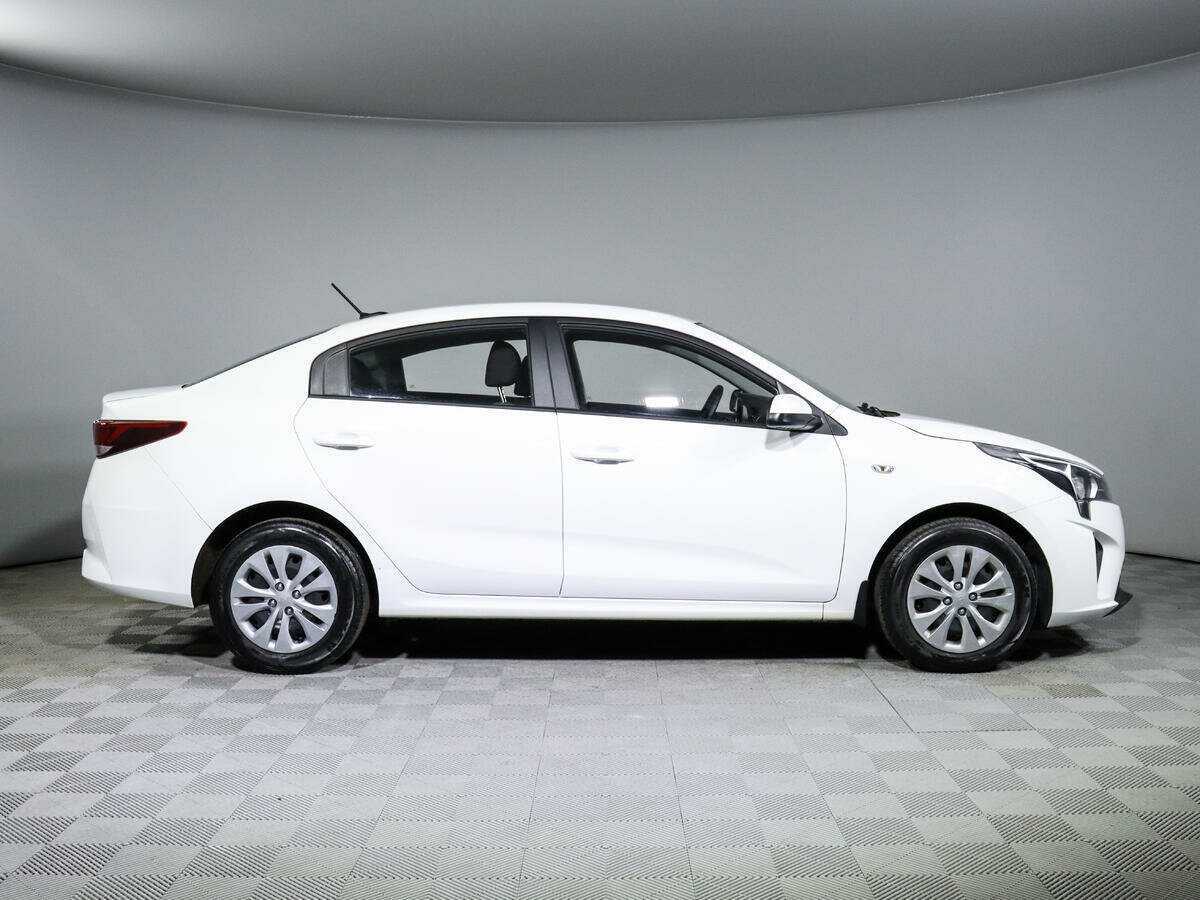 Kia Rio с пробегом — 2022 год. Фото: #3