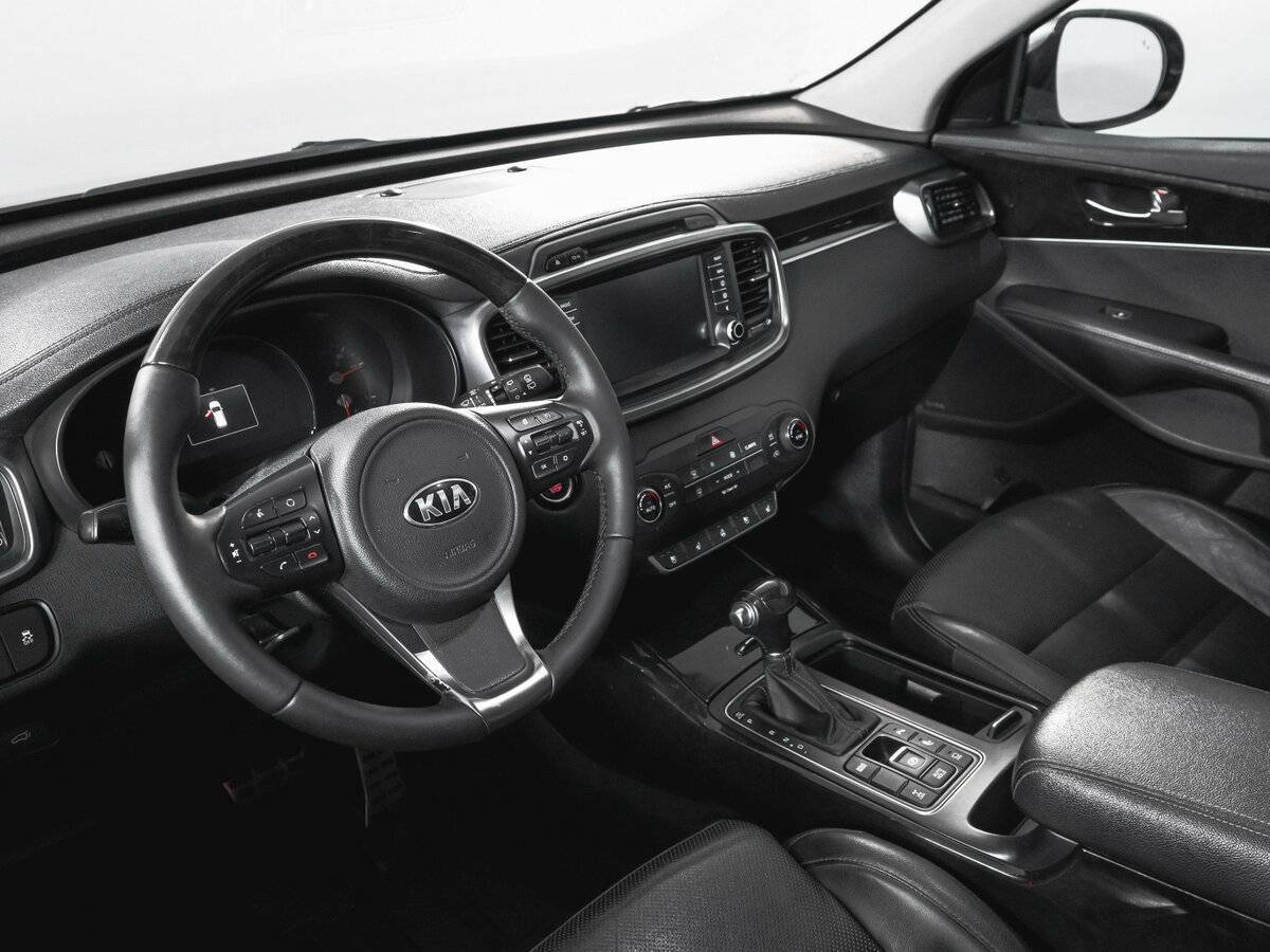 Kia Sorento с пробегом — 2016 год. Фото: #13