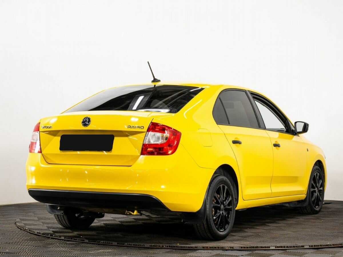 Skoda Rapid с пробегом — 2017 год. Фото: #3