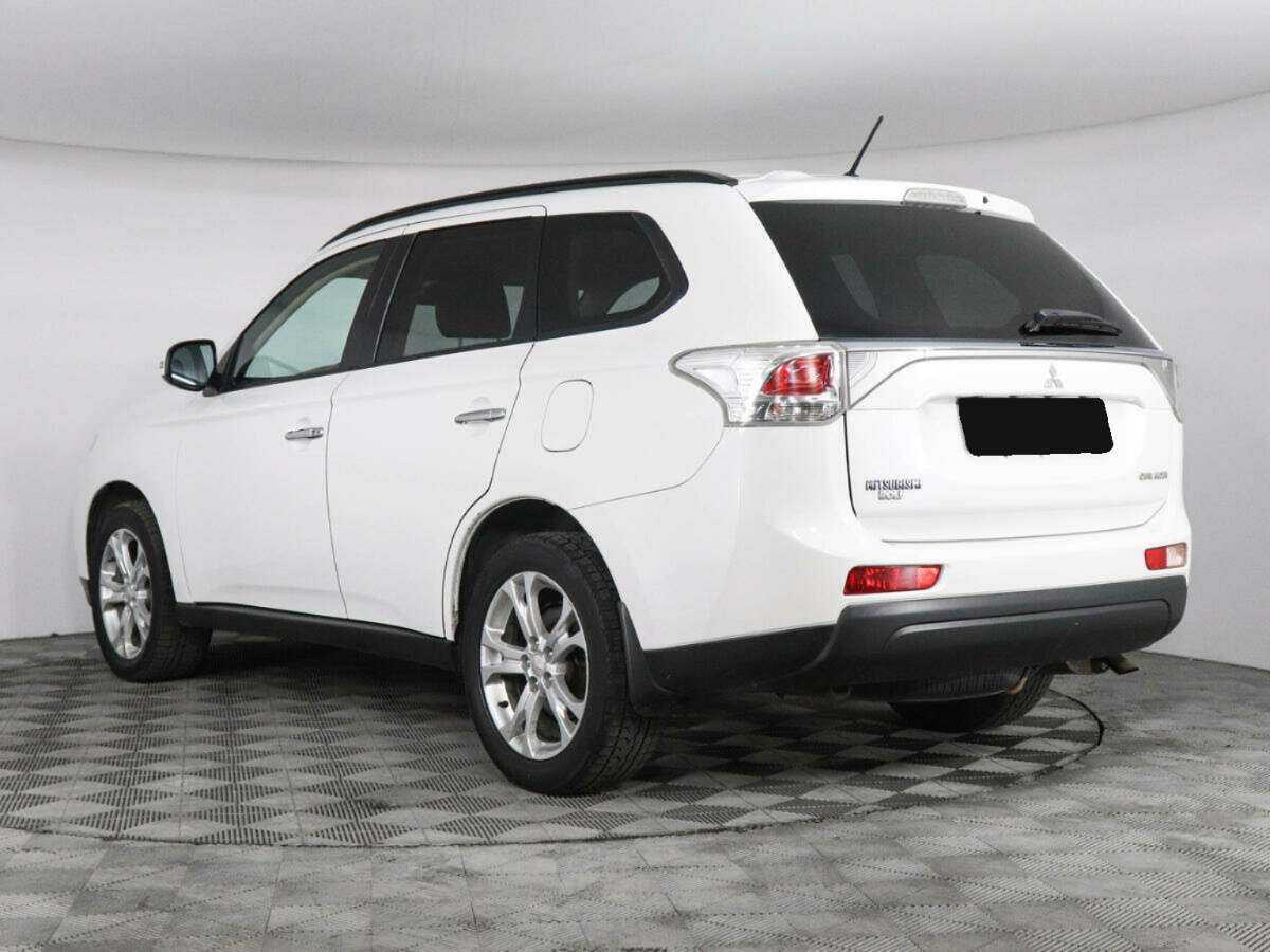 Mitsubishi Outlander с пробегом — 2012 год. Фото: #6