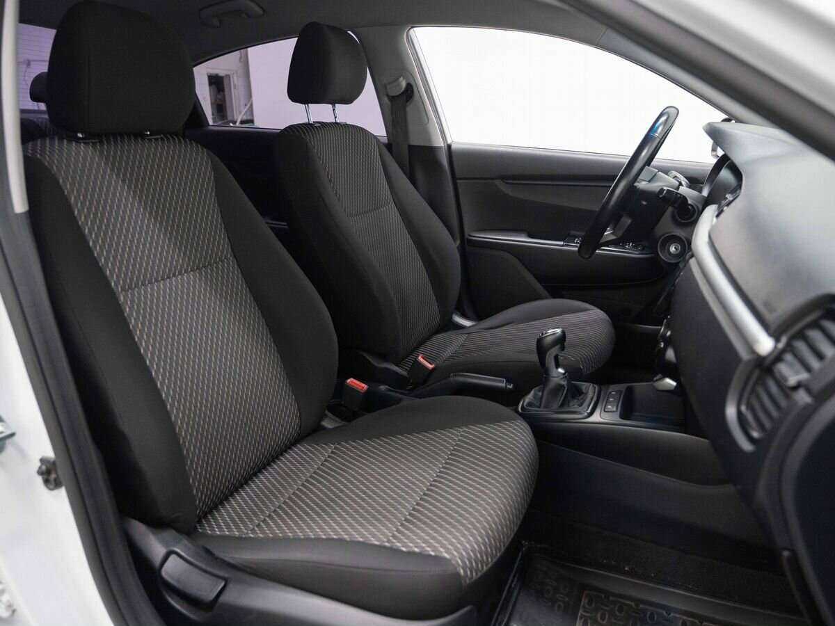 Kia Rio с пробегом — 2018 год. Фото: #11