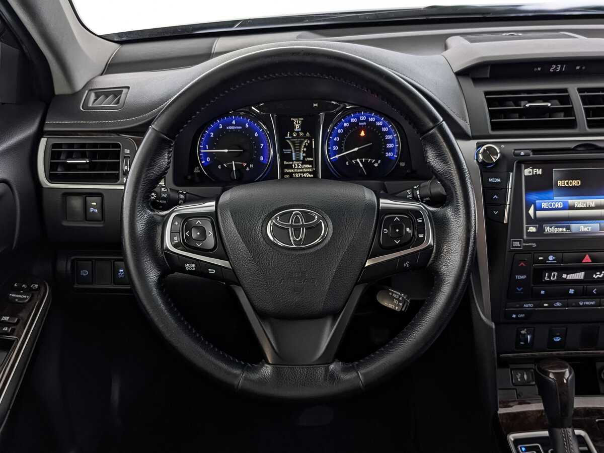 Toyota Camry с пробегом — 2016 год. Фото: #17