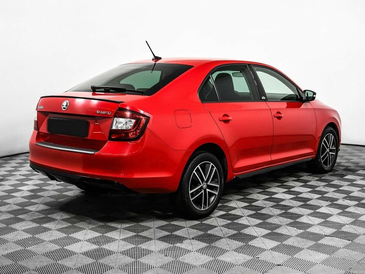Skoda Rapid с пробегом — 2018 год. Фото: #4