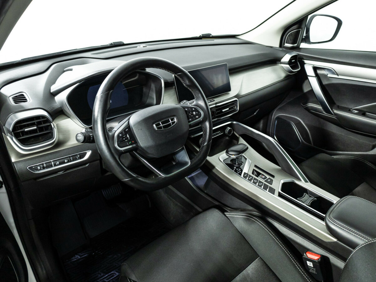 Geely Coolray с пробегом — 2023 год. Фото: #10