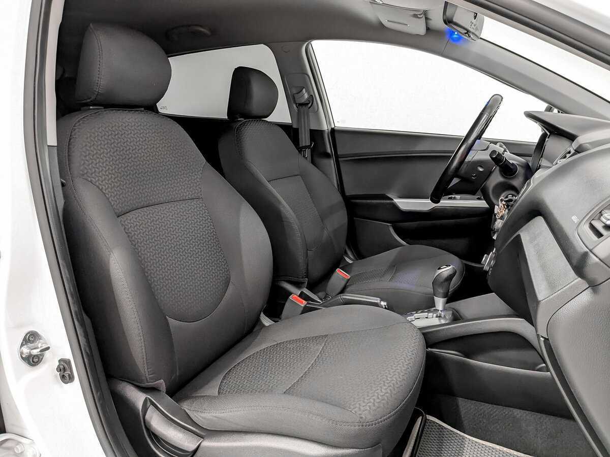 Kia Rio с пробегом — 2015 год. Фото: #20