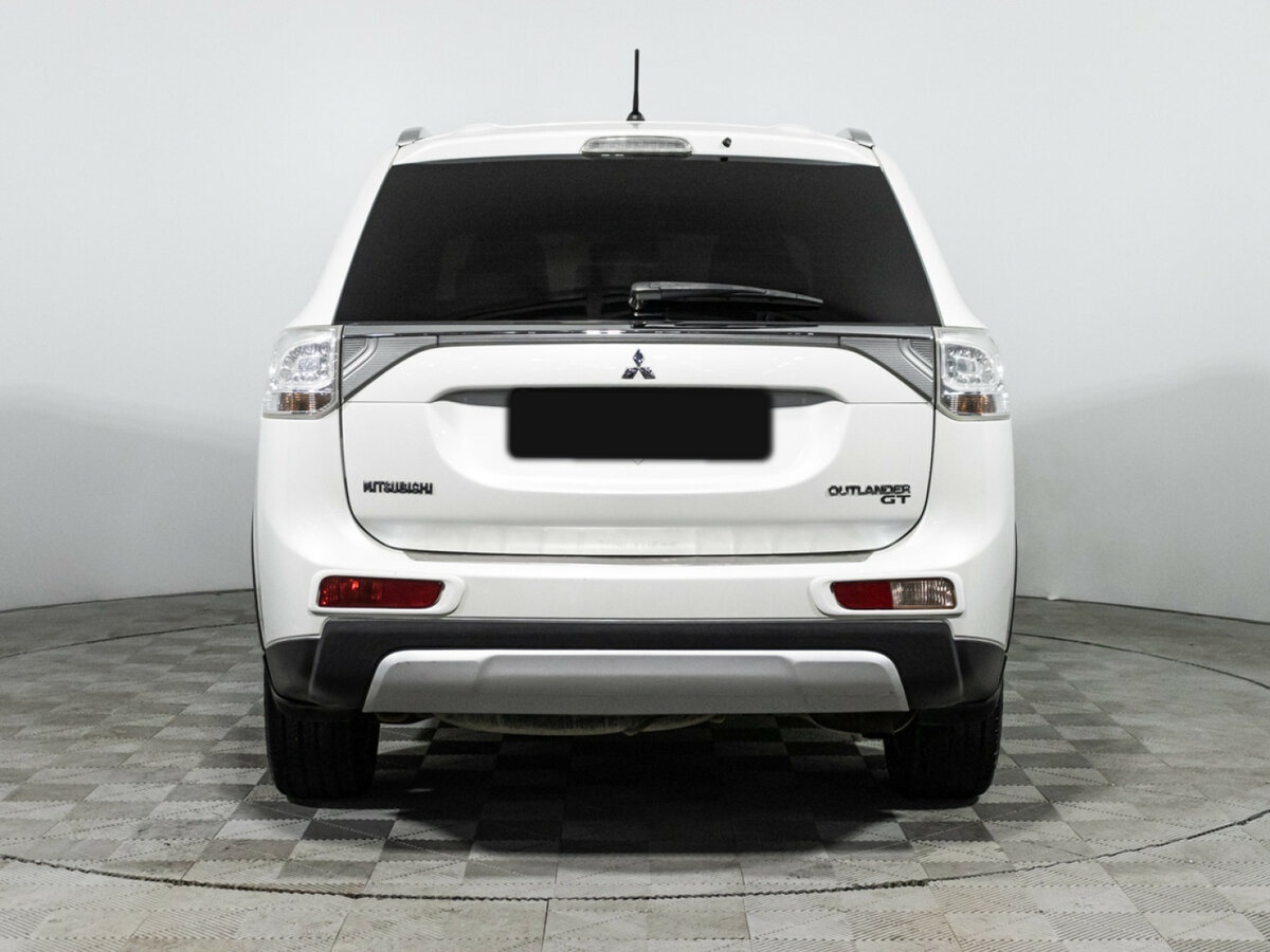 Mitsubishi Outlander с пробегом — 2014 год. Фото: #5