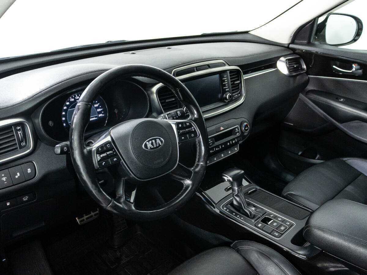 Kia Sorento с пробегом — 2017 год. Фото: #10