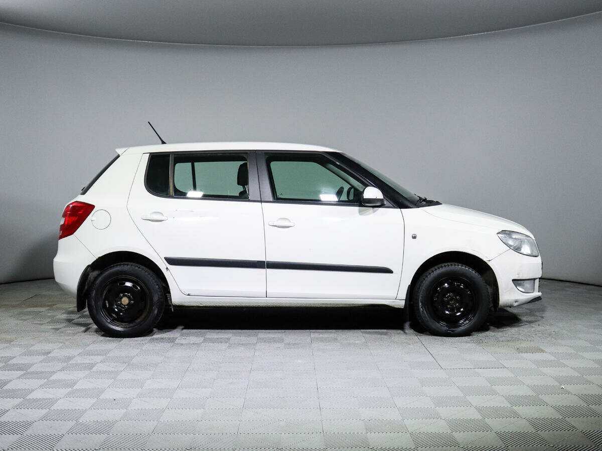 Skoda Fabia с пробегом — 2014 год. Фото: #3