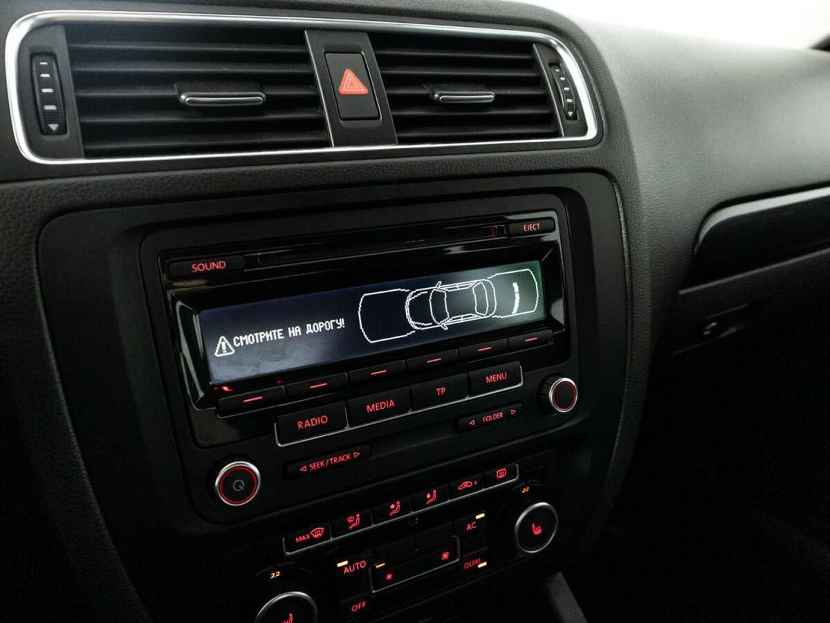 Volkswagen Jetta с пробегом — 2012 год. Фото: #16