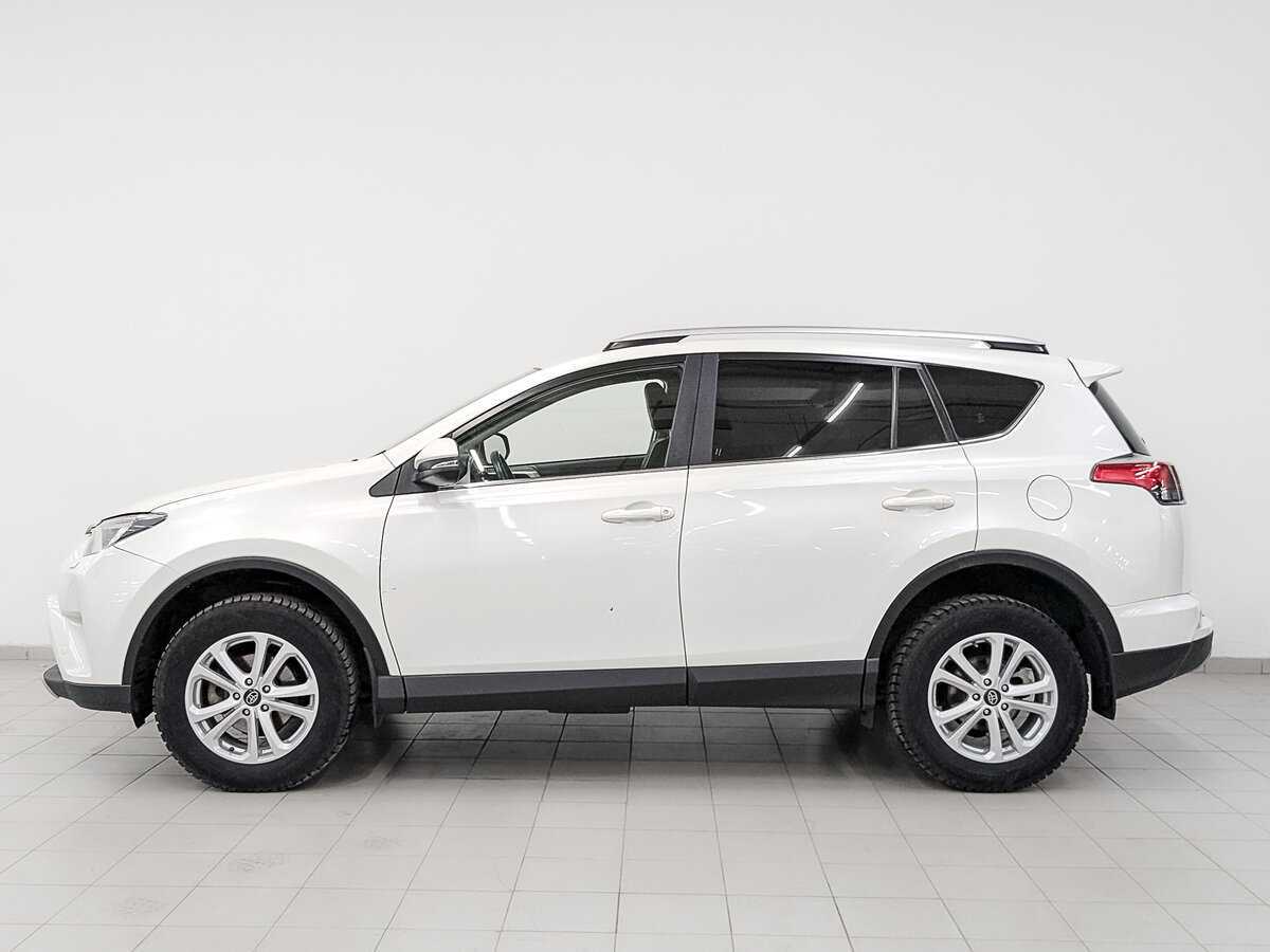 Toyota RAV4 с пробегом — 2017 год. Фото: #7