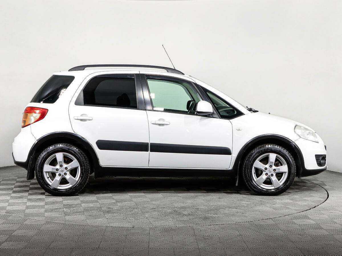Suzuki SX4 с пробегом — 2013 год. Фото: #3