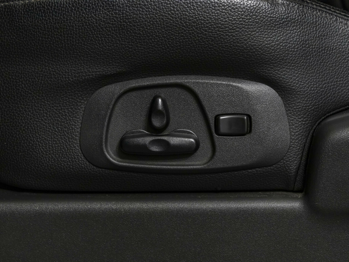 Mitsubishi Pajero с пробегом — 2014 год. Фото: #15