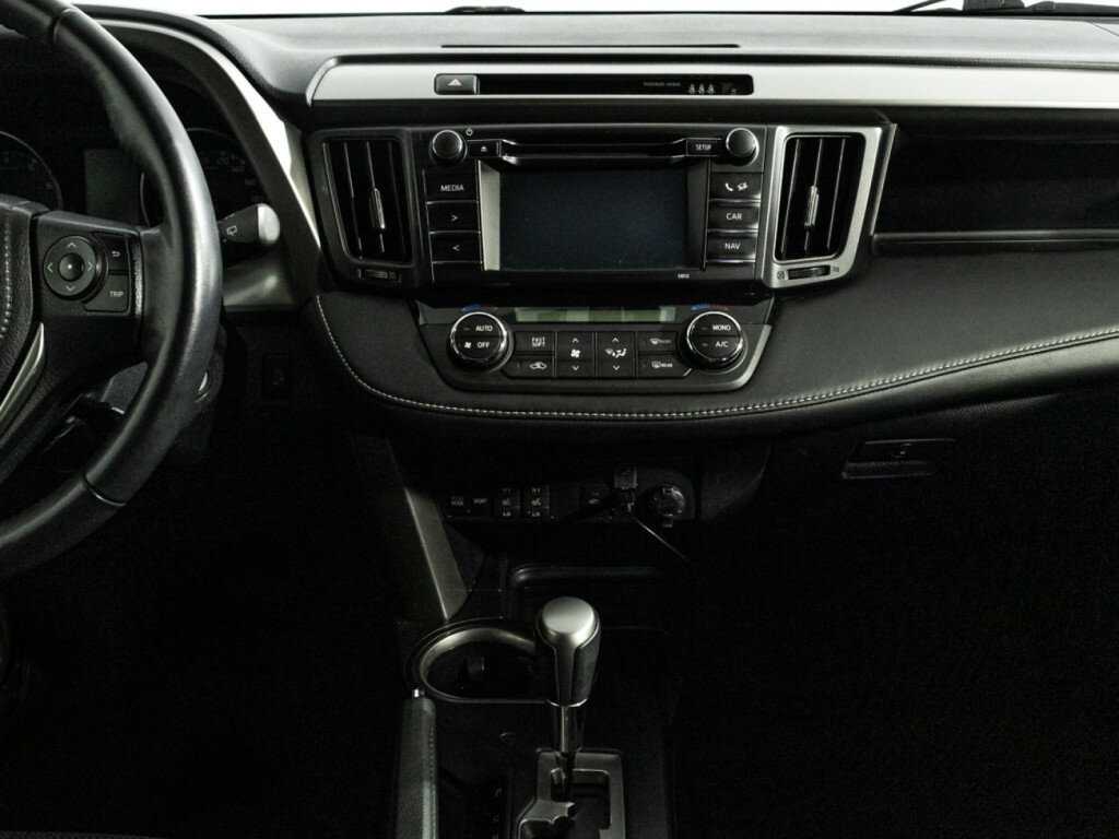 Toyota RAV4 с пробегом — 2015 год. Фото: #13