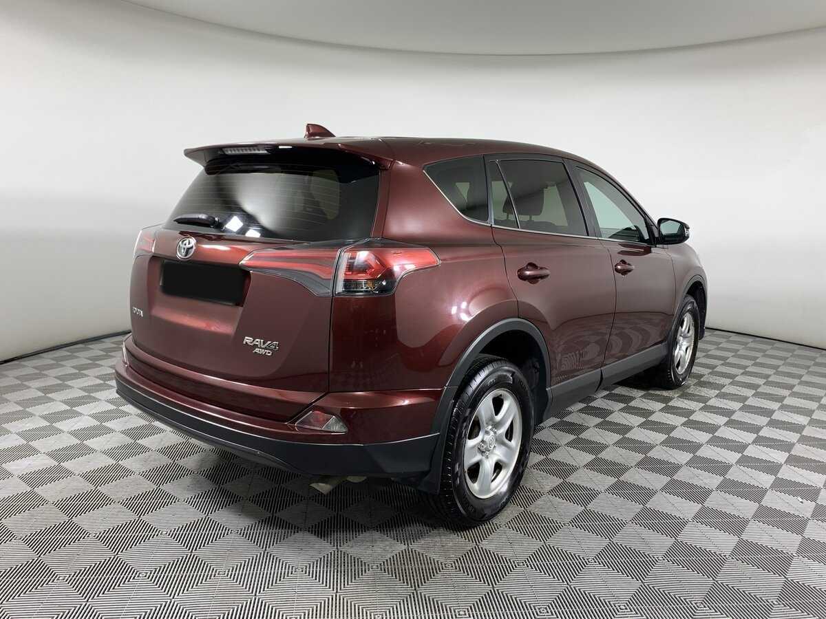 Toyota RAV4 с пробегом — 2018 год. Фото: #4