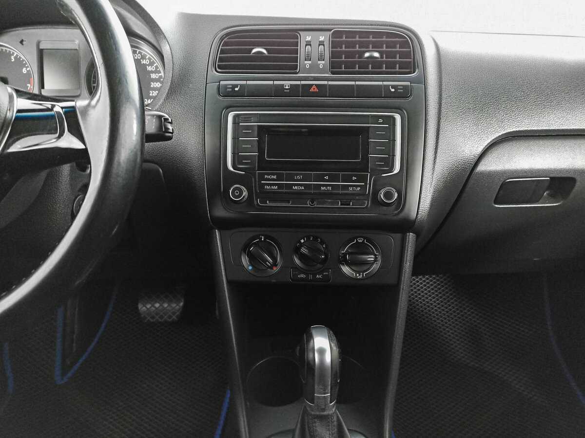 Volkswagen Polo с пробегом — 2016 год. Фото: #14