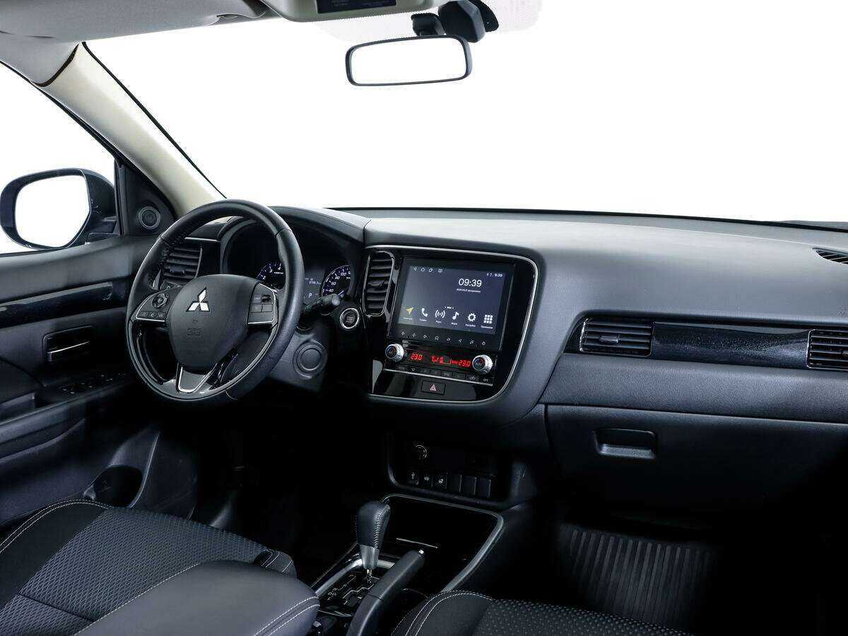 Mitsubishi Outlander с пробегом — 2021 год. Фото: #8