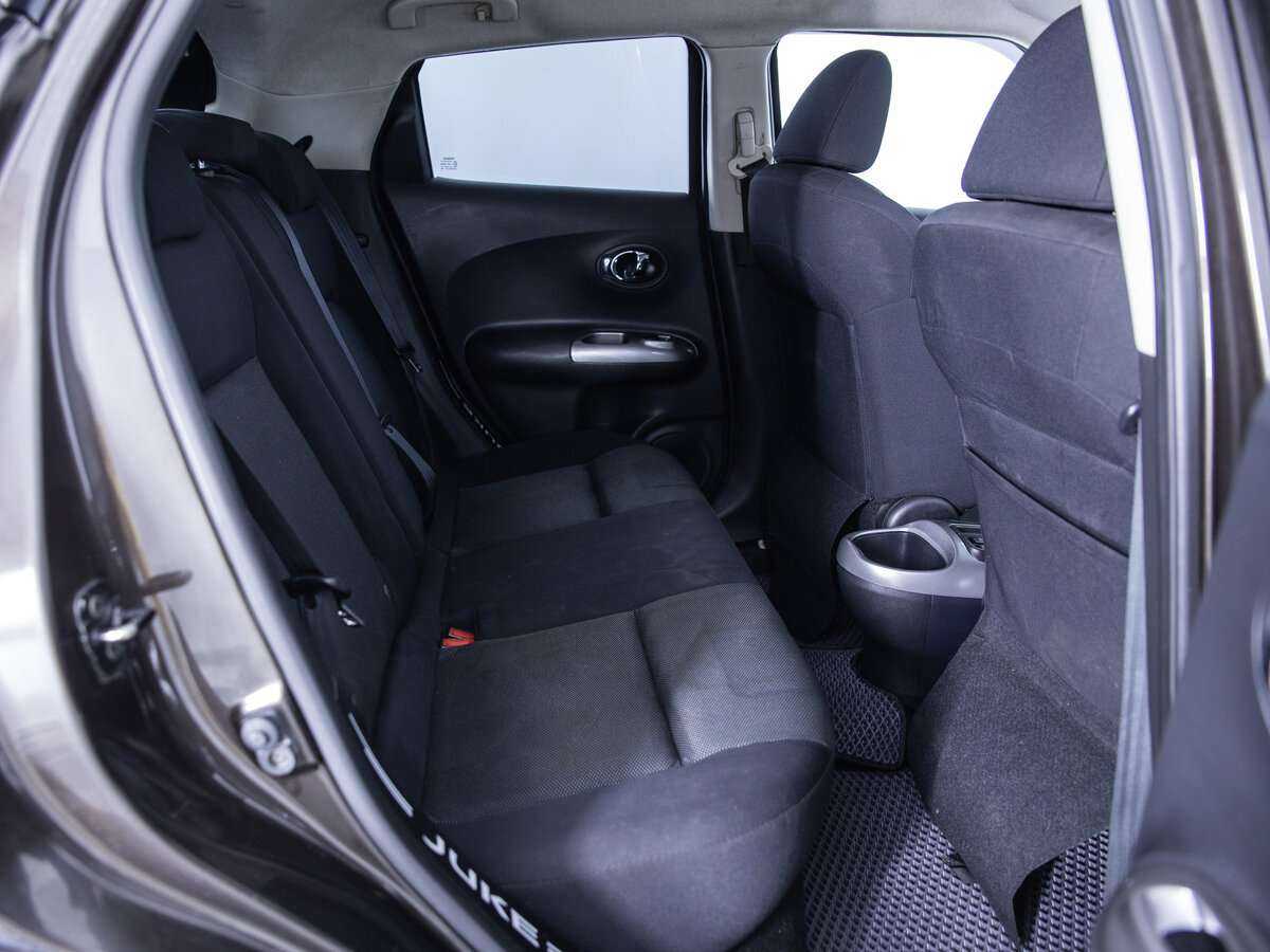 Nissan Juke с пробегом — 2012 год. Фото: #17