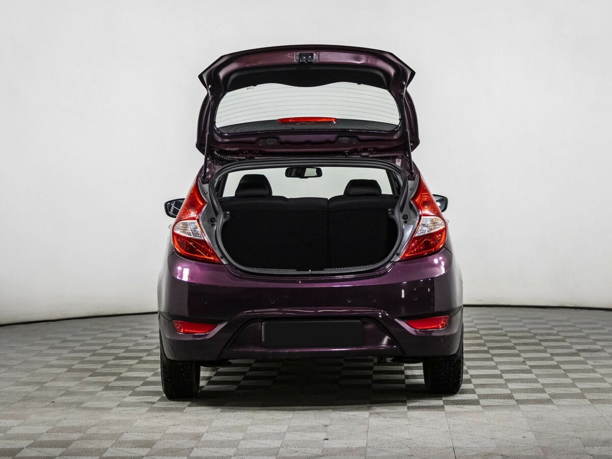Hyundai Solaris с пробегом — 2012 год. Фото: #14