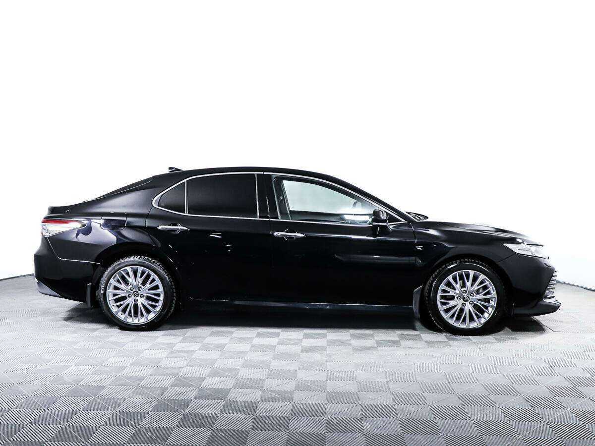 Toyota Camry с пробегом — 2019 год. Фото: #3