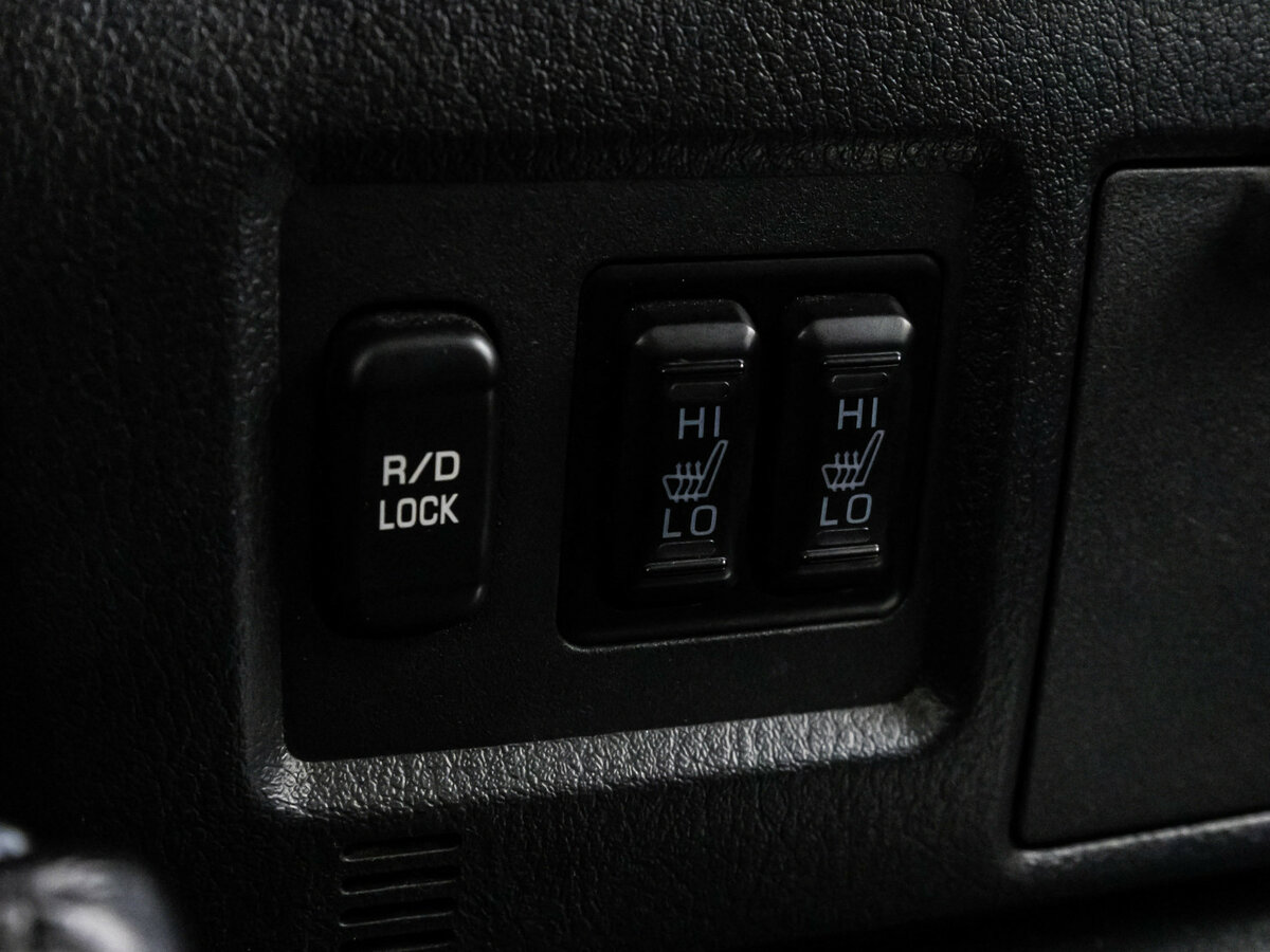 Mitsubishi Pajero с пробегом — 2014 год. Фото: #12