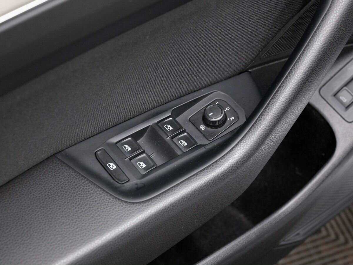 Volkswagen Passat с пробегом — 2017 год. Фото: #17