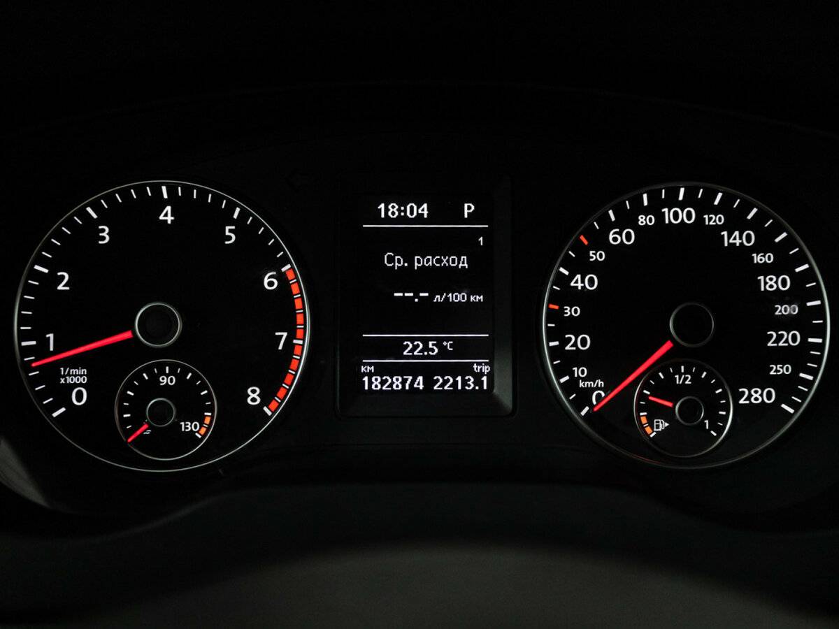 Volkswagen Jetta с пробегом — 2013 год. Фото: #11