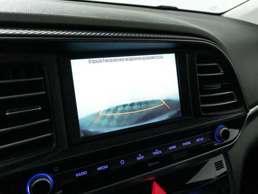 Hyundai Elantra с пробегом — 2019 год. Фото: #17