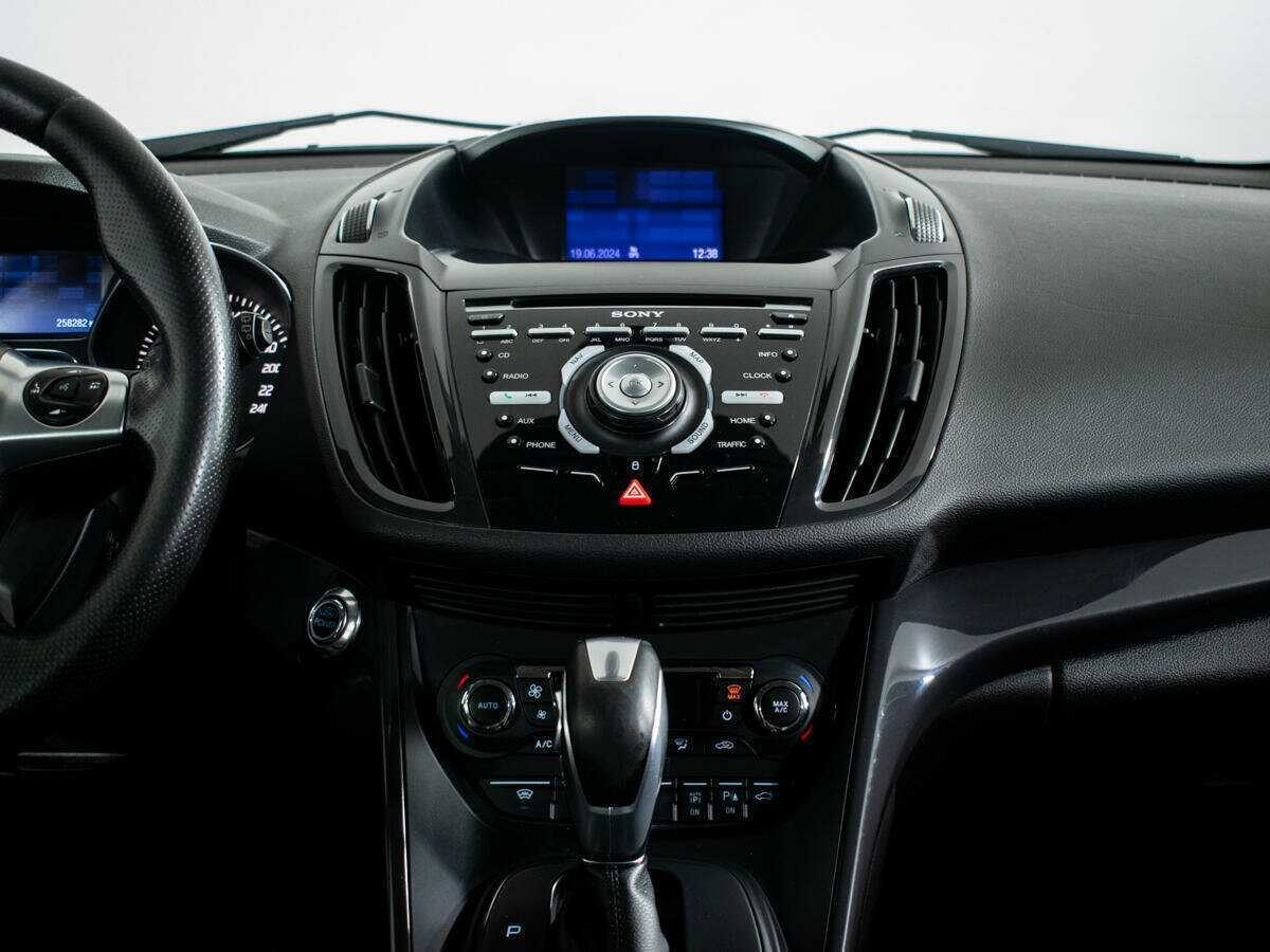 Ford Kuga с пробегом — 2013 год. Фото: #9