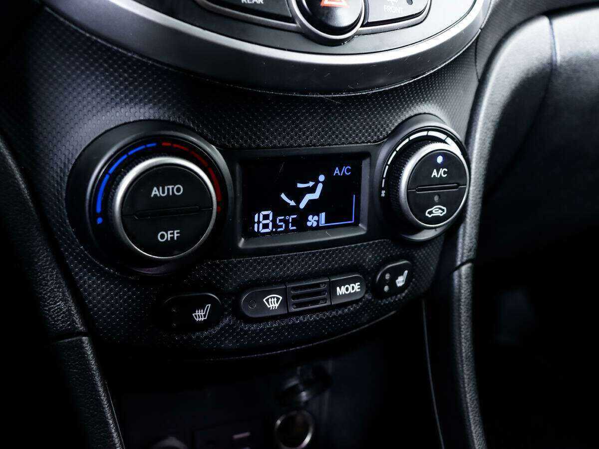 Hyundai Solaris с пробегом — 2016 год. Фото: #11