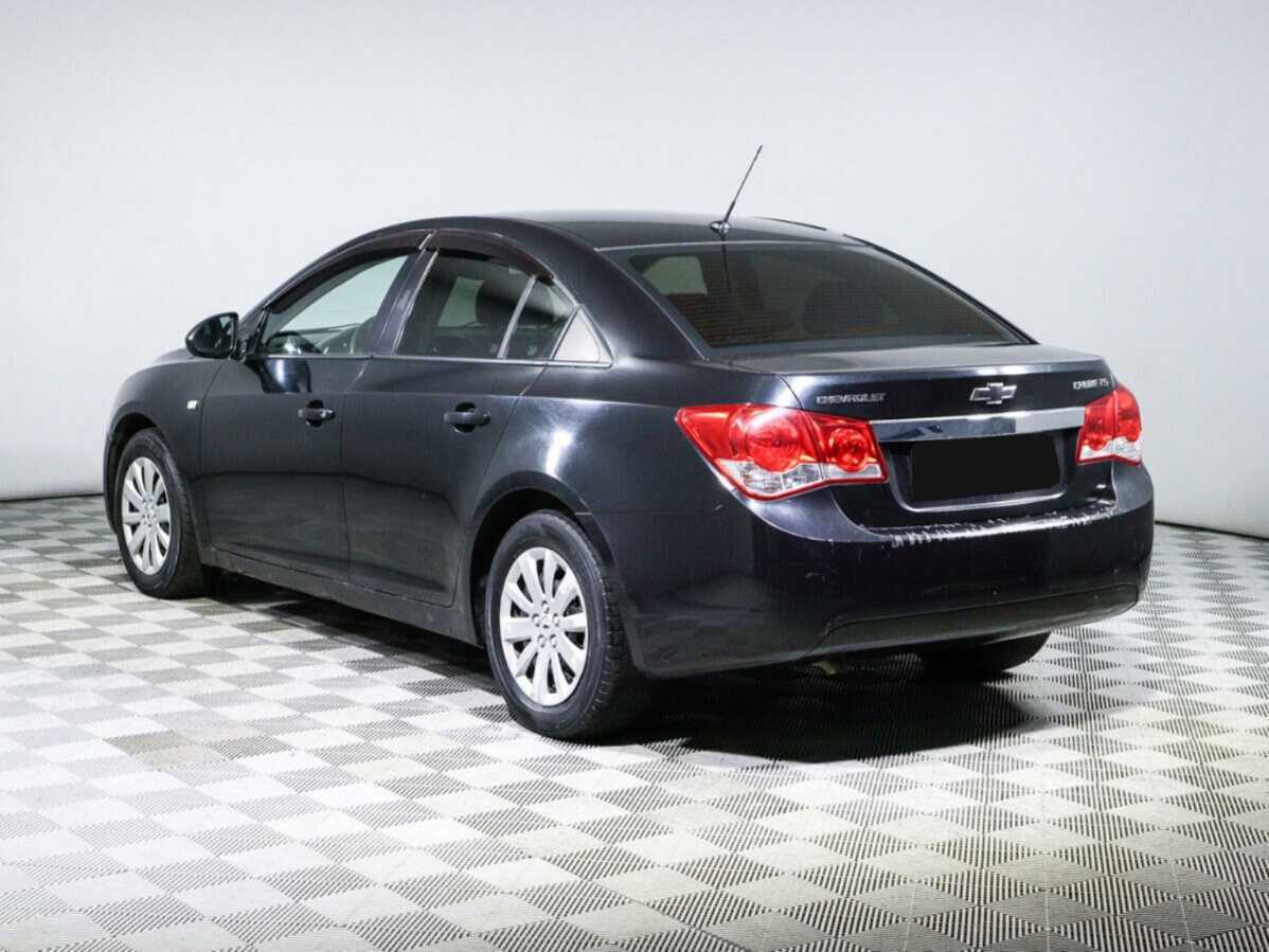 Chevrolet Cruze с пробегом — 2012 год. Фото: #6