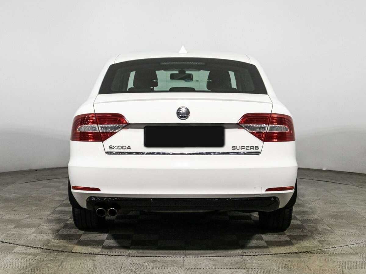 Skoda Superb с пробегом — 2013 год. Фото: #5