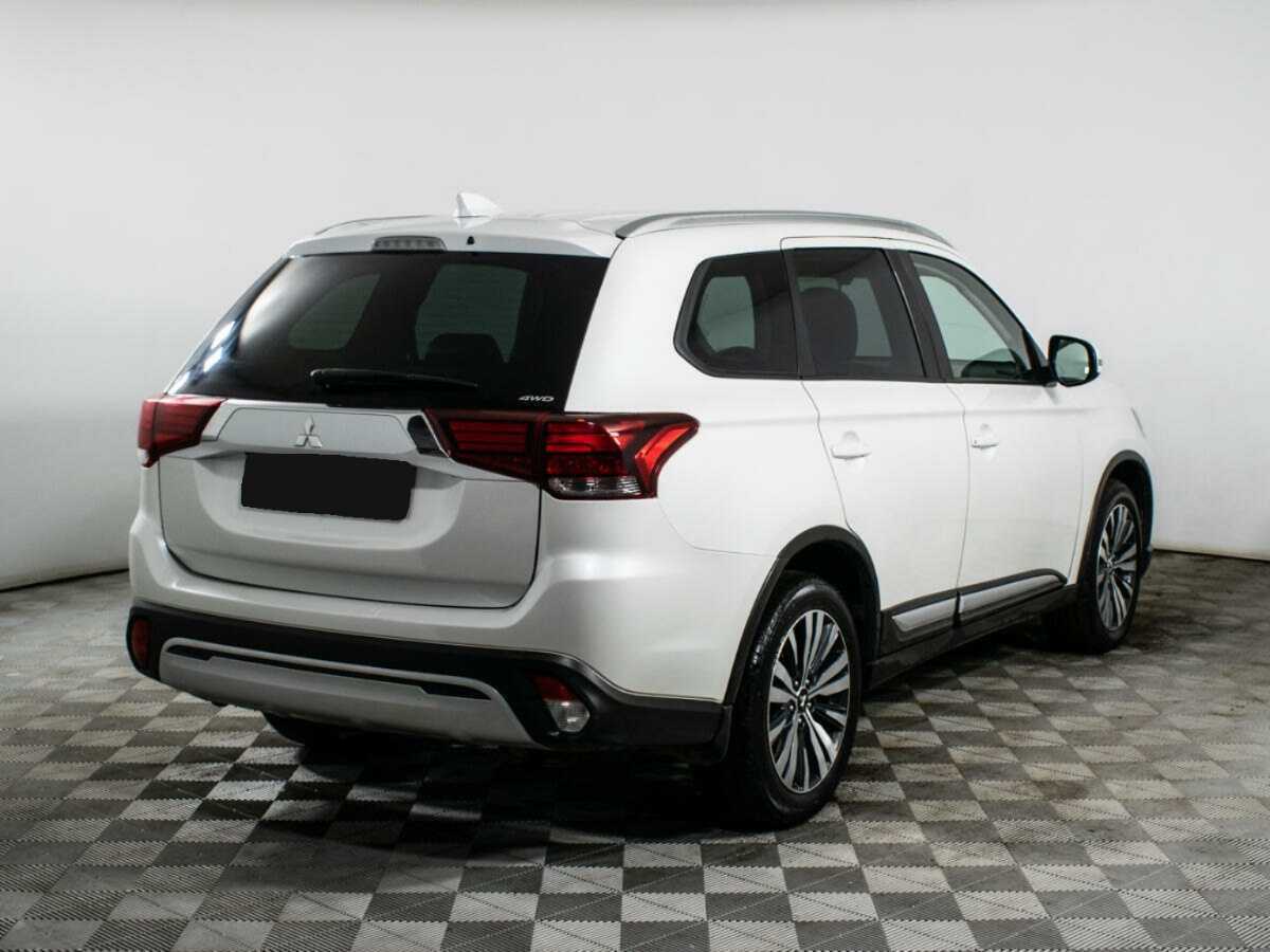 Mitsubishi Outlander с пробегом — 2020 год. Фото: #4