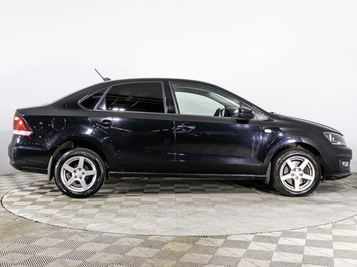 Volkswagen Polo с пробегом — 2017 год. Фото: #3