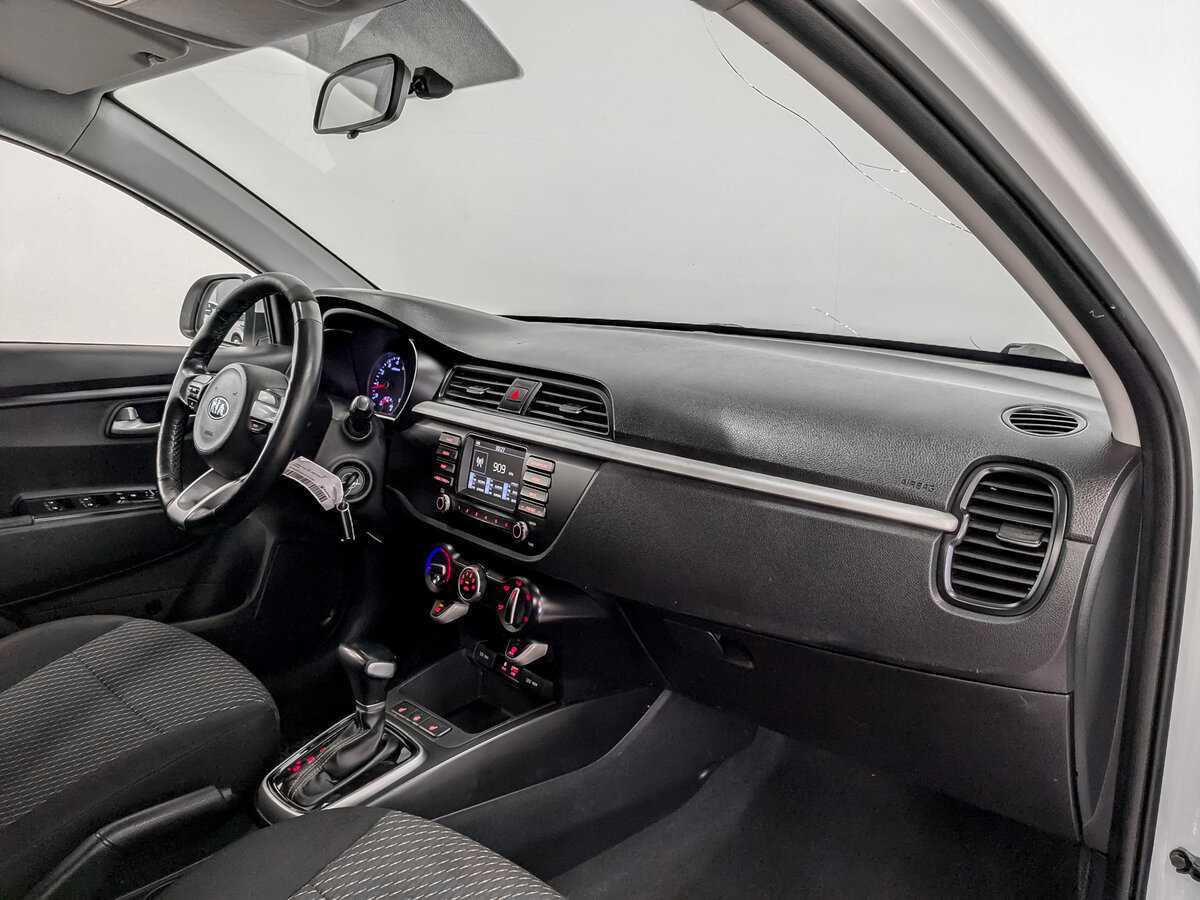 Kia Rio с пробегом — 2020 год. Фото: #10