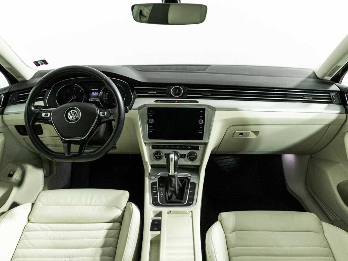 Volkswagen Passat с пробегом — 2018 год. Фото: #12