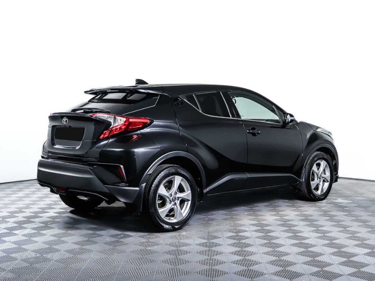 Toyota C-HR с пробегом — 2019 год. Фото: #4