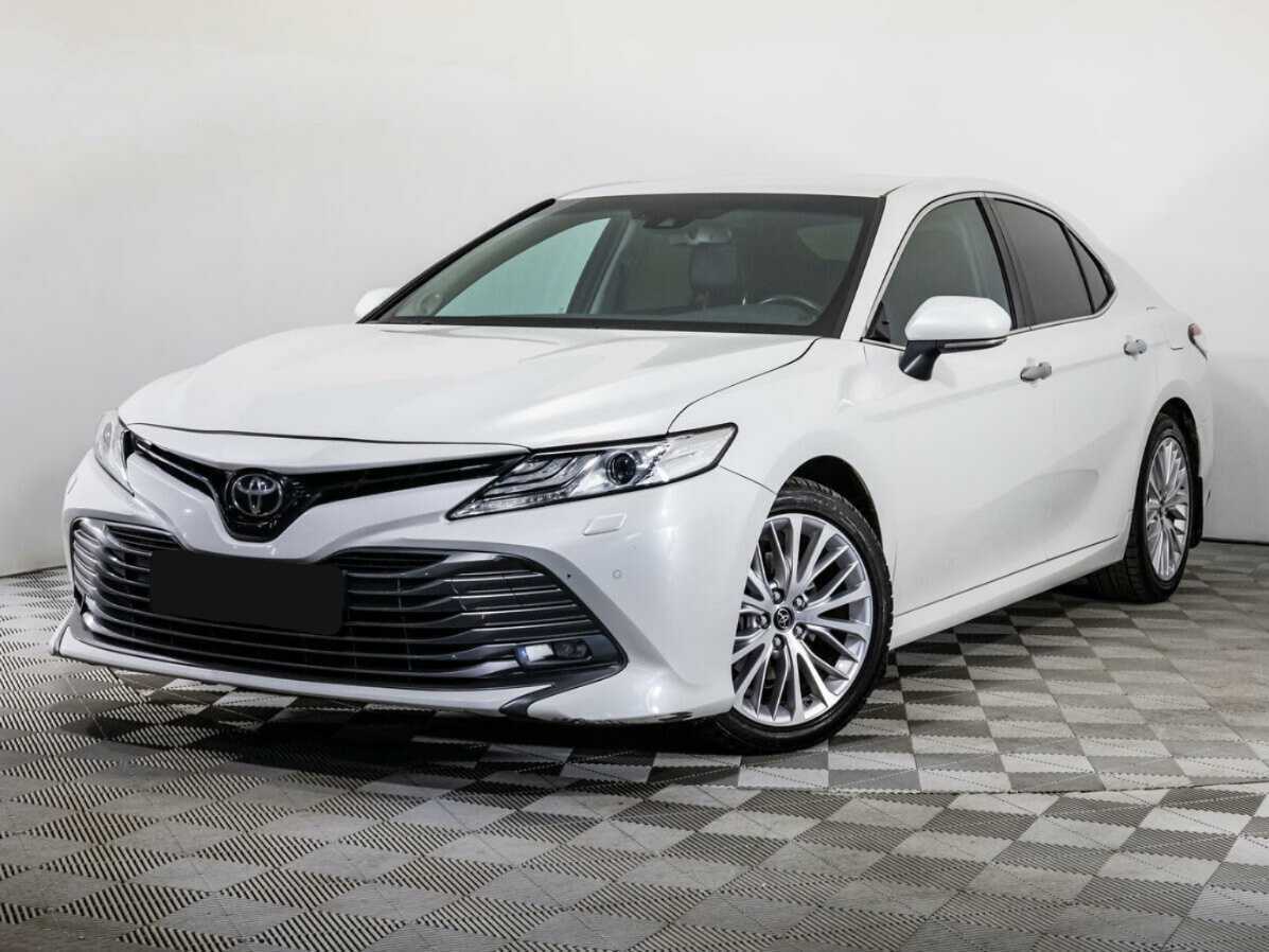 Toyota Camry с пробегом — 2018 год. Посмотреть фото