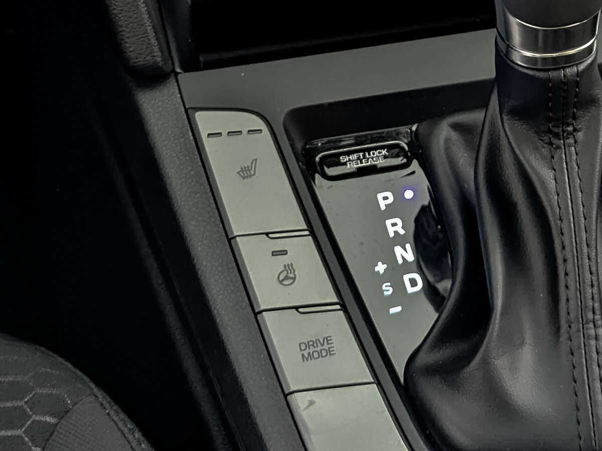 Hyundai Elantra с пробегом — 2019 год. Фото: #20